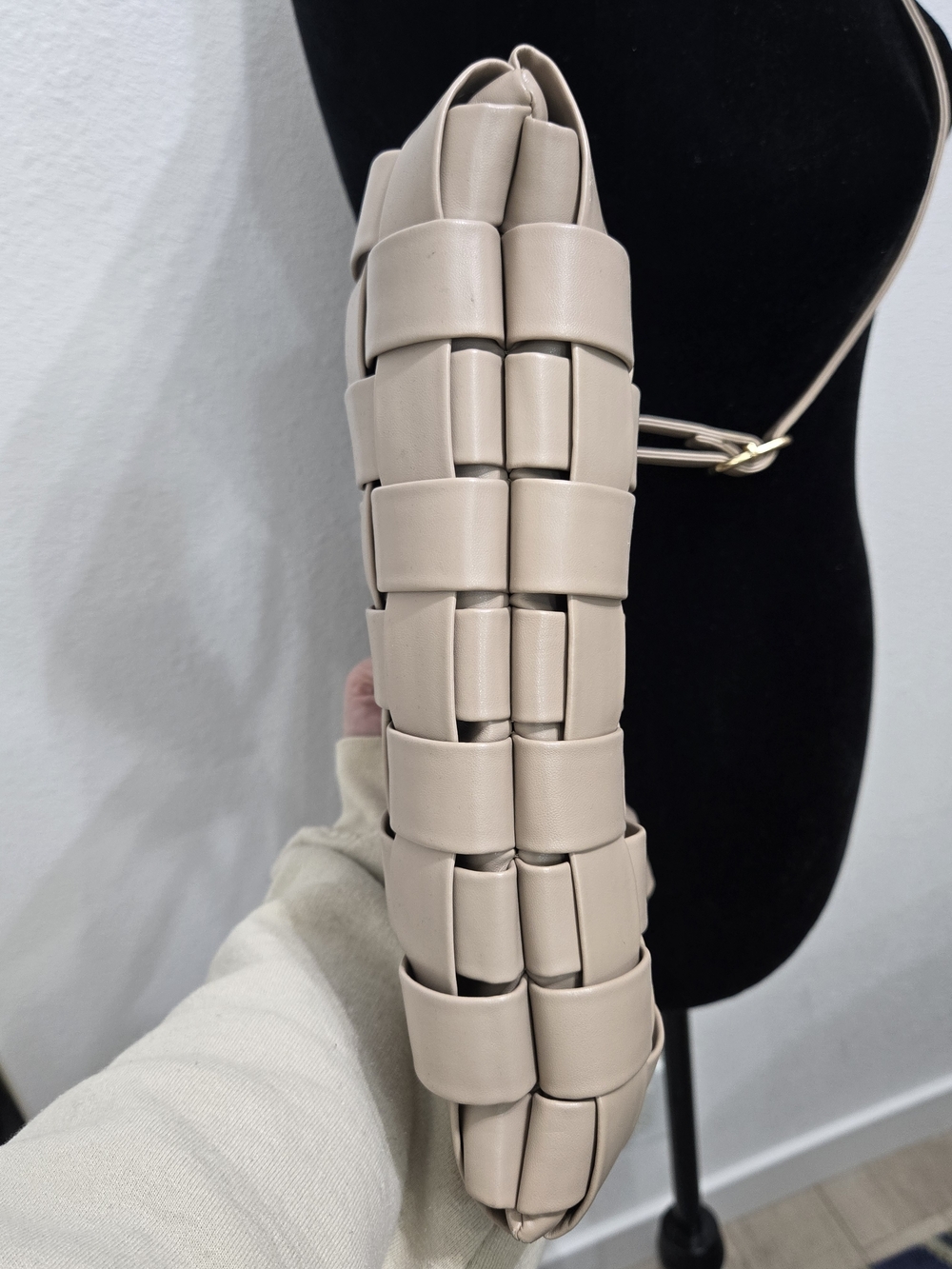 Anthropologie Cream Woven Leather Bucket Bag - Picture 5 of 5